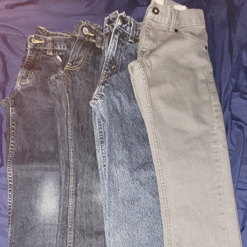 Boys size 7/8 jeans. Most never worn